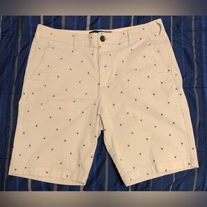 Hollister/ Waist 34/ Cream
